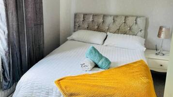 2 bedrooms, iron/ironing board, WiFi, bed sheets