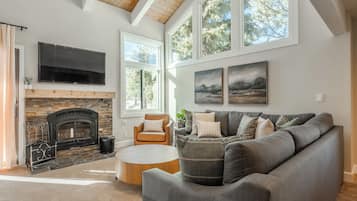 Smart TV, fireplace, video games