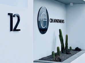 Unclassified image, 4 of 61, button