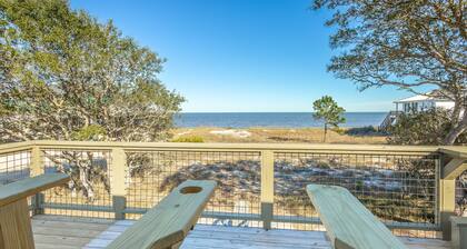 Great sunrise view from dining area and decks. Easy beach access.