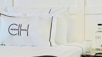 1 slaapkamer, een strijkplank/strijkijzer, wifi, beddengoed