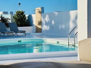 Unclassified image, 5 of 59, button