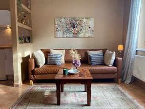 TV - Holiday Apartment "An der Schlei" with Private Terrace, Garden & Wi-Fi (Fleckeby)