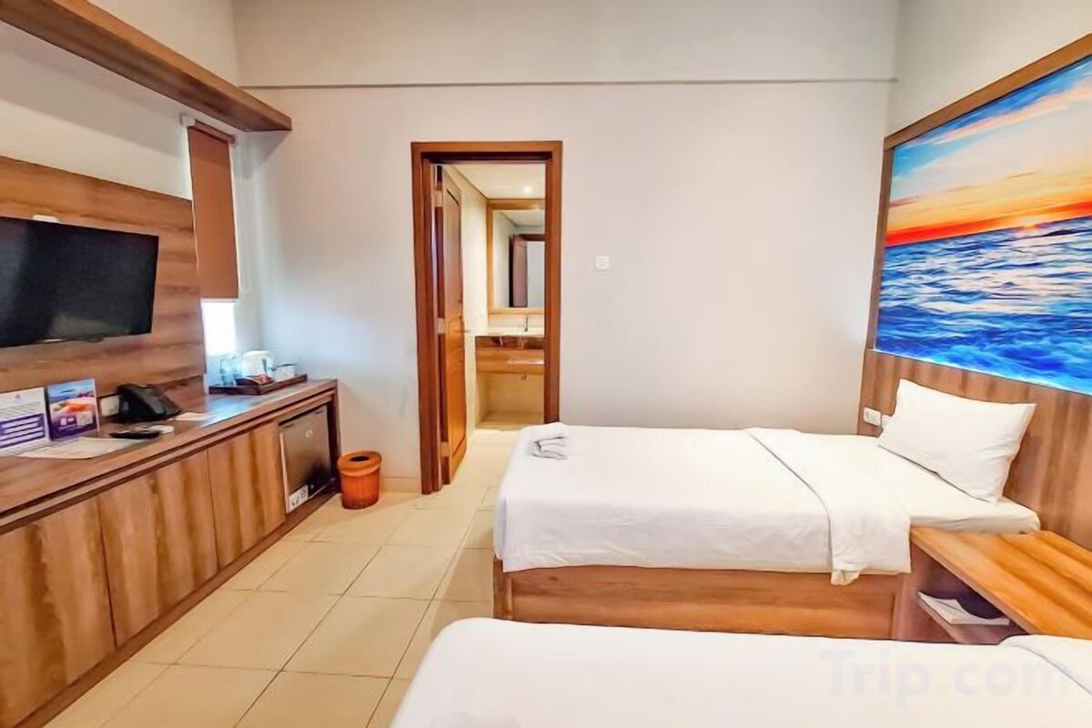WiFi (free), bed sheets
