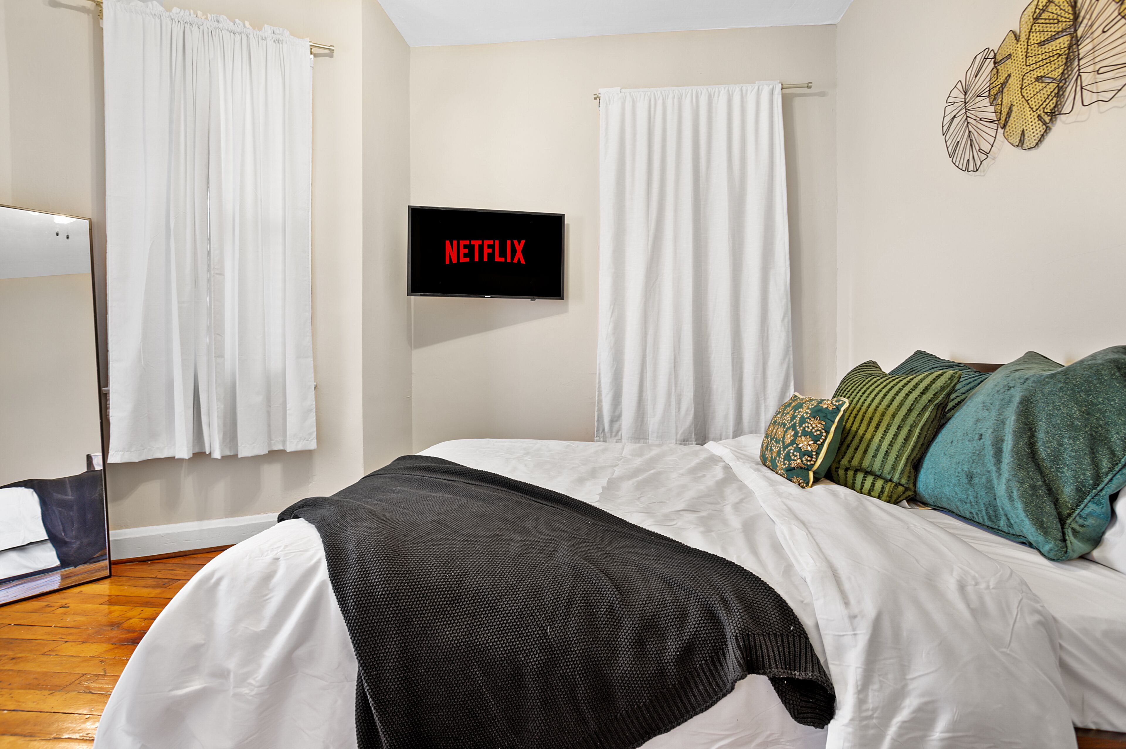 2 makuuhuonetta, työpöytä, silitysrauta/-lauta, Wi-Fi