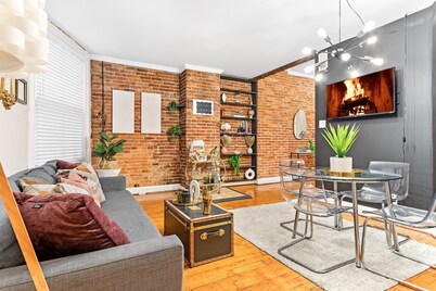 Charming 4 bed/Wine/Parking/1000sqft/Mins to Dwntwn!