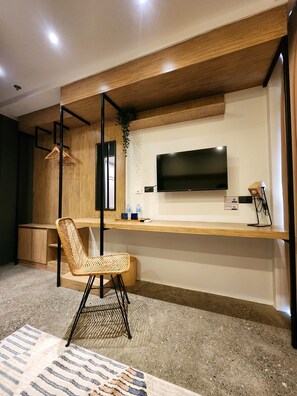Premium bedding, desk, laptop workspace, free WiFi