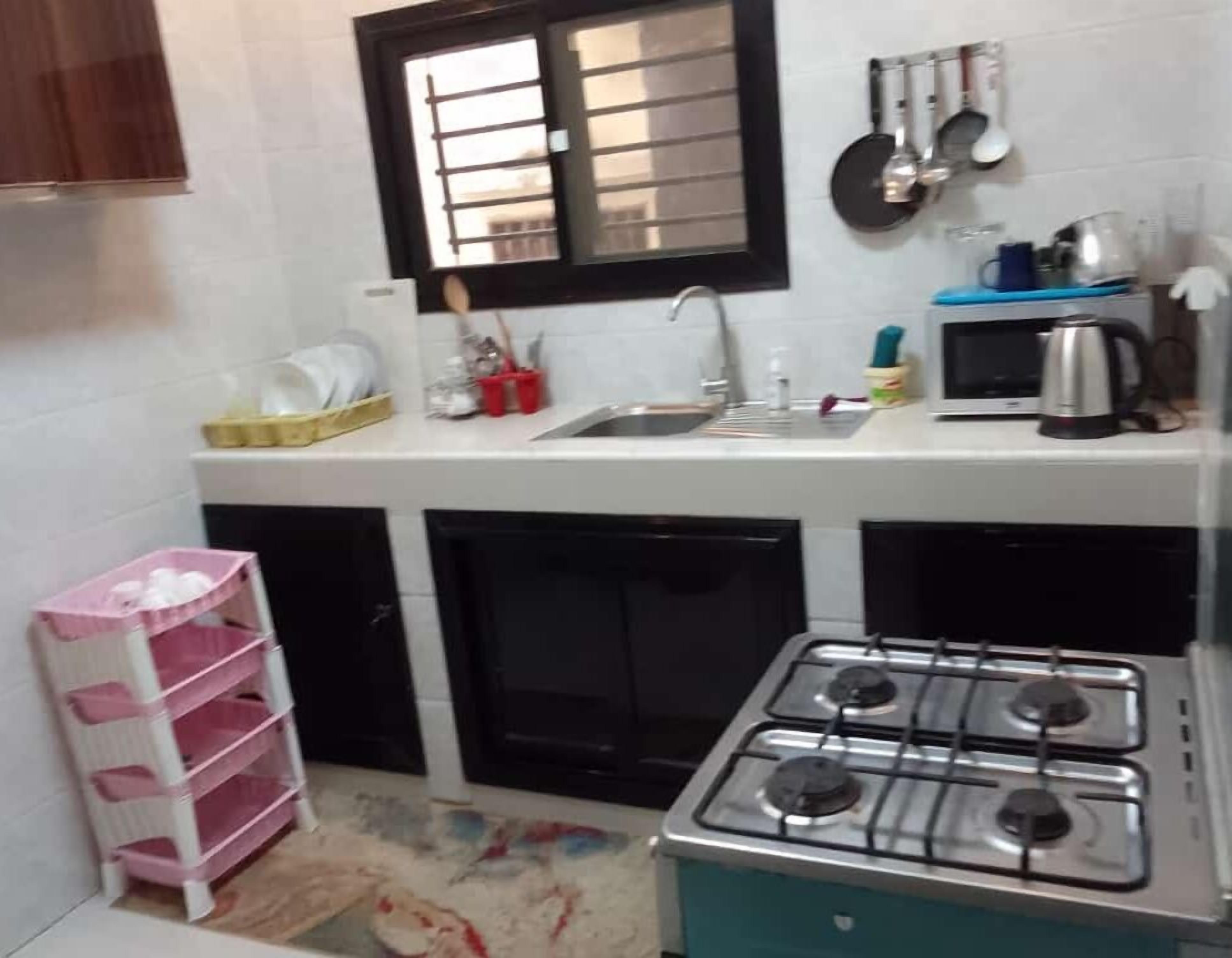 Fridge, microwave, coffee/tea maker, electric kettle