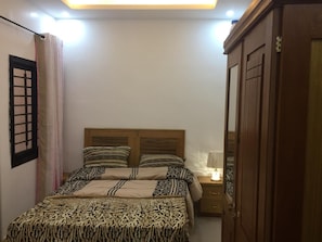 2 bedrooms, iron/ironing board, WiFi, bed sheets - Calm and safety (Dakar)