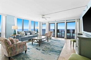 Smart TV, offices - Emerald Towers 1101 (Destin)