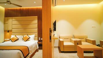 Superior Room | Premium bedding, down duvets, memory-foam beds, in-room safe