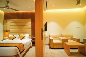 Superior Room | Premium bedding, down comforters, memory foam beds, in-room safe