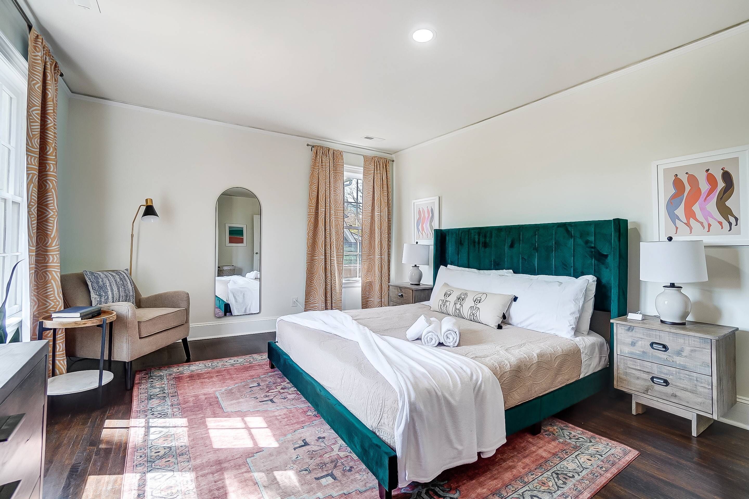 2 slaapkamers, een strijkplank/strijkijzer, gratis wifi, beddengoed