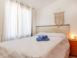 3 slaapkamers, een strijkplank/strijkijzer, internet