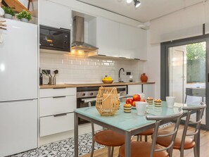 Refrigerador, microondas, horno y lavavajillas 