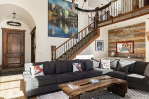 Télévision, cheminée