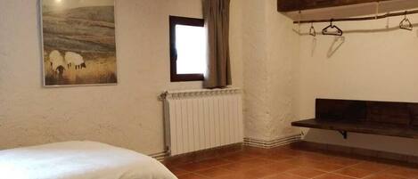 6 chambres, draps fournis