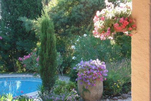 Villa à Fréjus avec piscine et plage privées