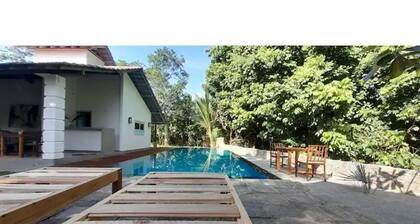 Intimate Bungalow in Jungle Garden 10 min to Beach