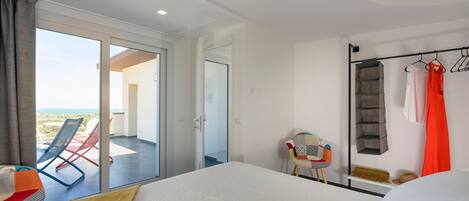 4 bedrooms, free WiFi, bed sheets