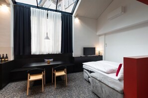 1 habitación, tabla de planchar con plancha y wifi