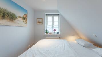 2 Schlafzimmer, Schreibtisch, Bügeleisen/Bügelbrett, kostenloses WLAN