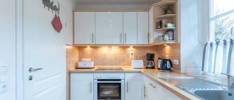 Kühlschrank, Ofen, Herdplatte, Geschirrspüler