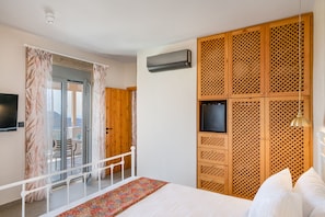 3 habitaciones, caja de seguridad en la habitación y escritorio 