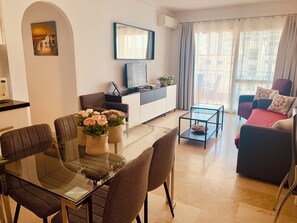 تلفزيون، كُت ُب