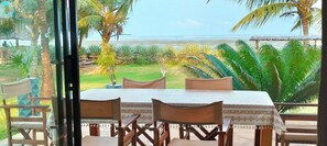 Outdoor dining - Ahadi Beach Villa, beautifully modern with pool beach access fantastic sea views (Mtwapa)