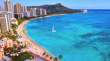 Camastros y toallas de playa