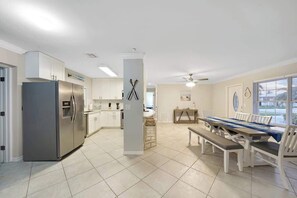 Dining - Home w/pool By Dream Vacation unit DFS (Deerfield Beach)