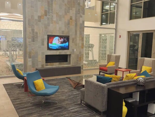 Interior - Modern spacious 2 bedroom apt nestled downtown (Indianapolis)