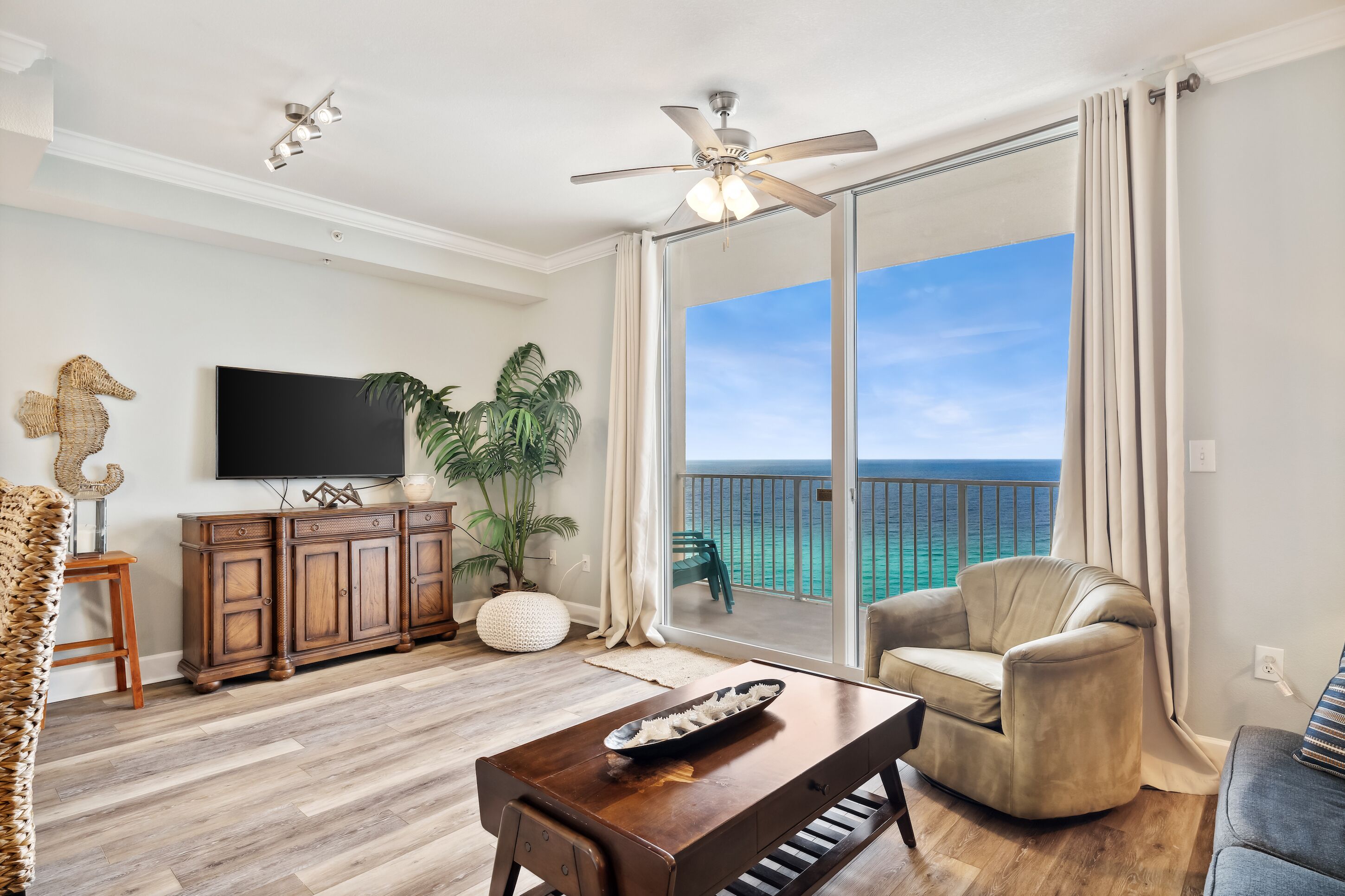 Beachfront Tidewater Resort 1406 Pools, Indoor Pool, Hot Tub, Free Golf Daily