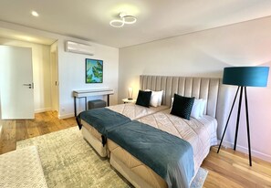 Fer et planche à repasser, Wi-Fi gratuit, draps fournis