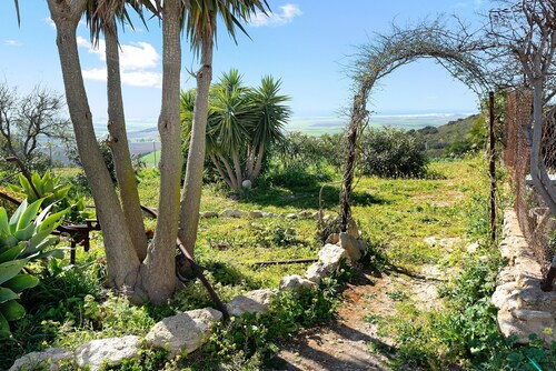 Vacation Home "Las Niñas" with Sea View, Private Terrace & Garden