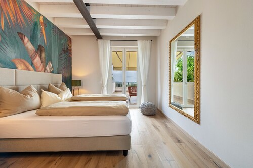 Villa "Cavalino Boutiquehouse" with Lake View, Pool & Wi-Fi