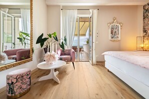 3 bedrooms, iron/ironing board, free WiFi, bed sheets - Villa "Cavalino Boutiquehouse" with Lake View, Pool & Wi-Fi (Cavaion Veronese)