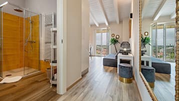 Doccia, asciugacapelli, asciugamani