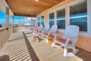 Terrace/patio - 4BR/3BA Home - 2nd Row, Ocean Views, Steps to Beach, Pool w/ Heating, Sleeps 10 (Oak Island)