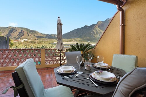 Maison de vacances 'La Cuadra' avec vue sur la mer, terrasse privée et Wi-Fi.