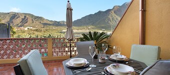 Vacation Home 'La Cuadra' with Sea View, Private Terrace and Wi-Fi
