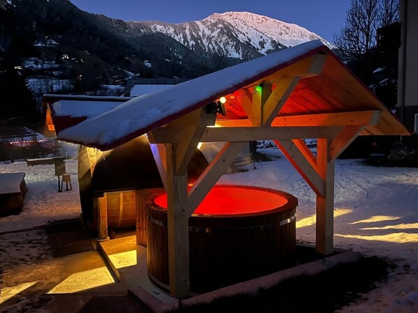 Bain à remous extérieur