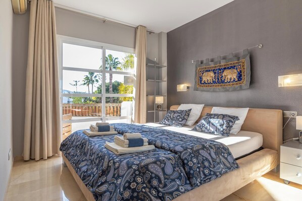 1 habitación, tabla de planchar con plancha, wifi gratis y ropa de cama 