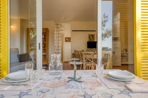 Apartment 'Bouganville' with Sea View, Wi-Fi and Air Conditioning