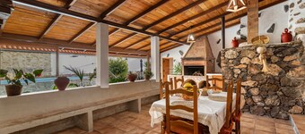 Casa vacanze "Casa Las Toscas" con vista montagna, piscina e Wi-Fi