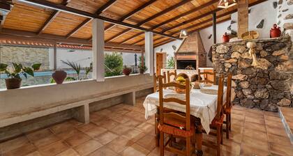 Ferienhaus "Casa Las Toscas" mit Bergblick, Pool und WLAN
