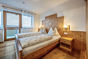 2 bedrooms, iron/ironing board, free WiFi, bed sheets - Apartment "Maurerhof Morgenrot" with Mountain View, Private Balcony & Wi-Fi (Vandoies)
