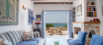 Vacation Home "On a Magnificent Sandy Beach" with Sea View, Terrace & Wi-Fi