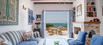 Vacation Home "On a Magnificent Sandy Beach" with Sea View, Terrace & Wi-Fi